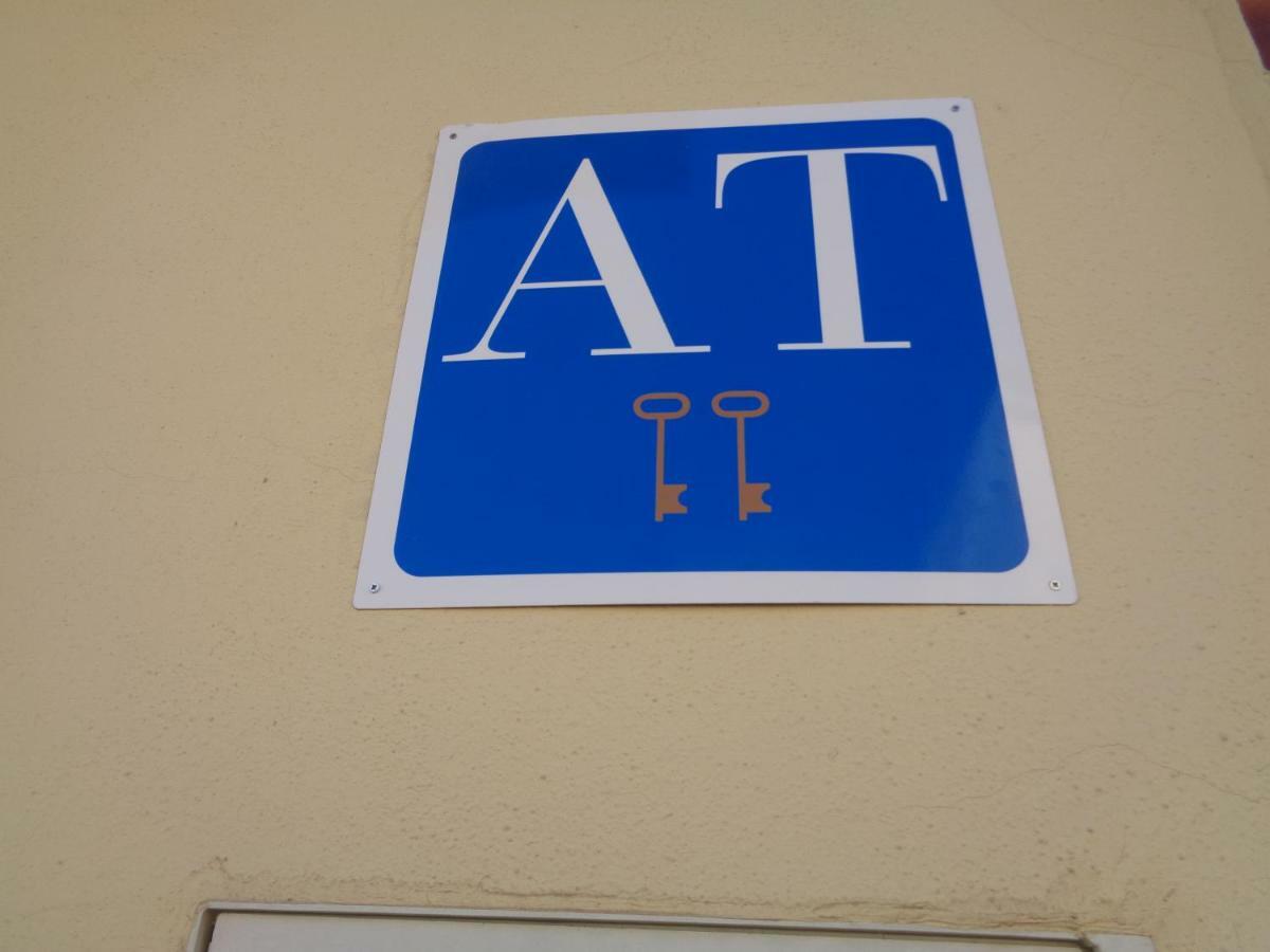 Appartamento Casa Angel Caces Esterno foto