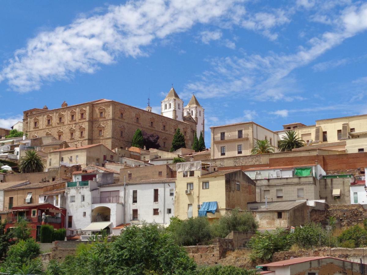 Appartamento Casa Angel Caces Esterno foto